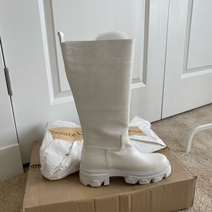 Source Unknown White Storm Boots
